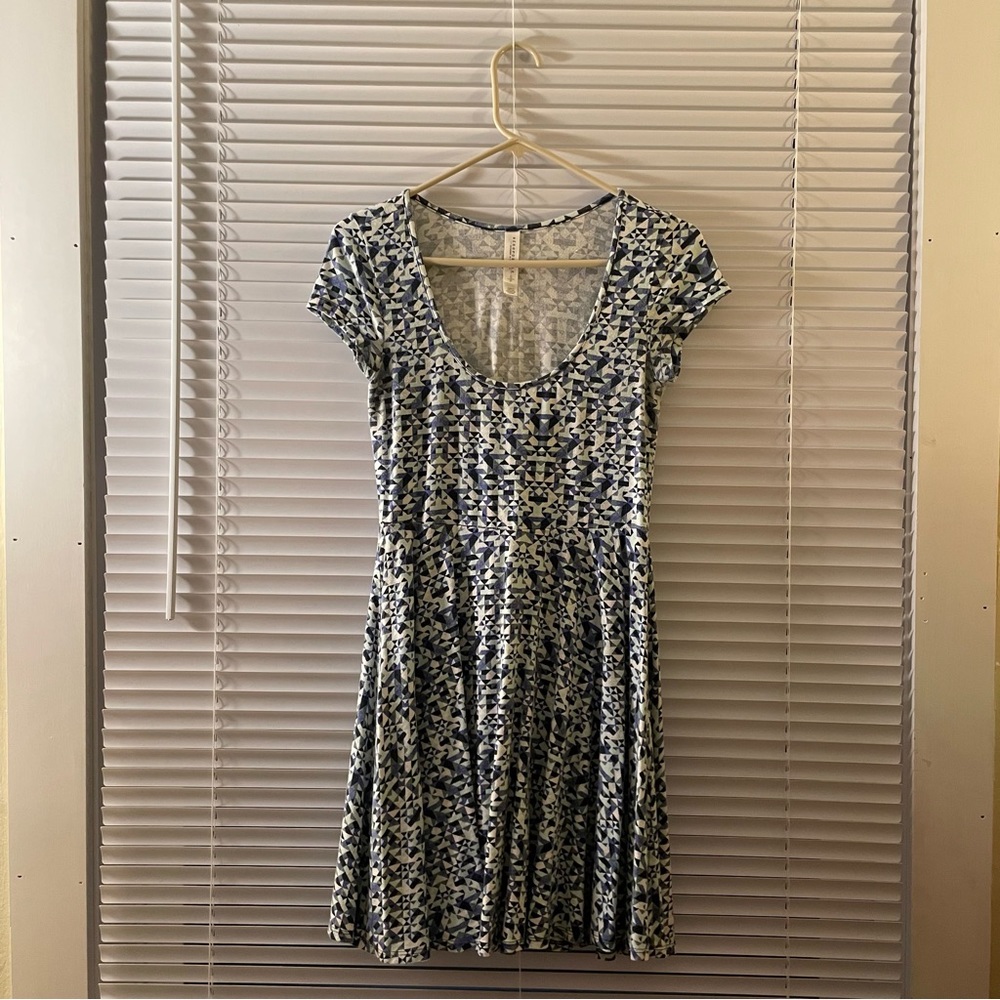 Aéropostale geometric blue and white cotton skater dress. Size: Small